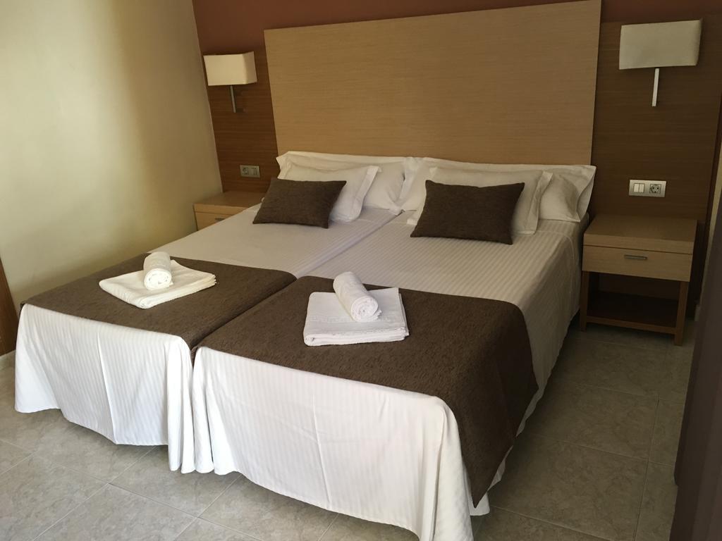 Rosabel Hotel Benidorm Bagian luar foto