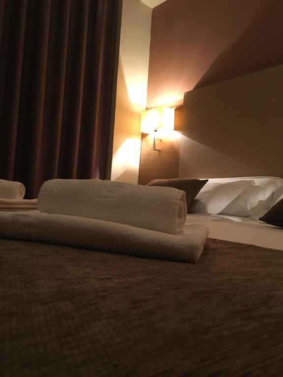 Rosabel Hotel Benidorm Bagian luar foto