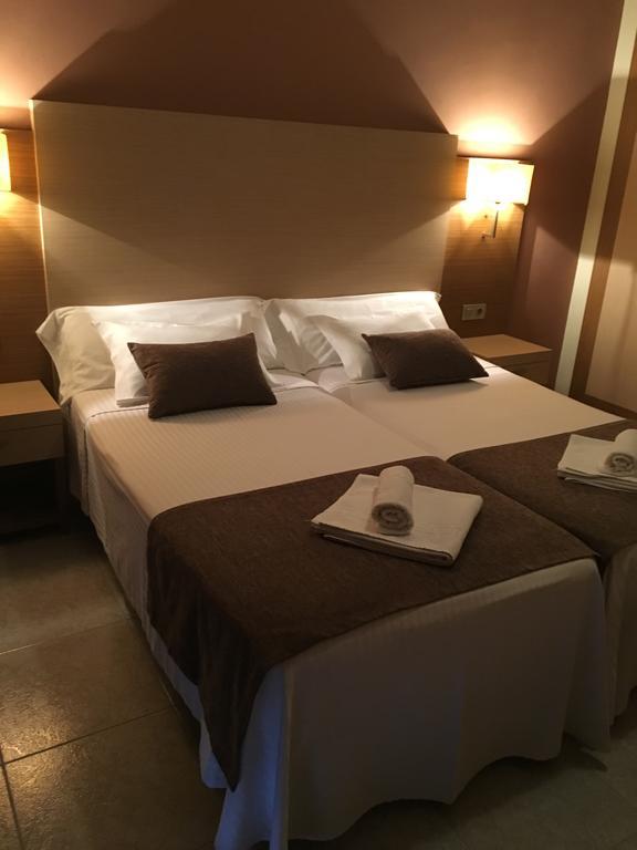 Rosabel Hotel Benidorm Bagian luar foto