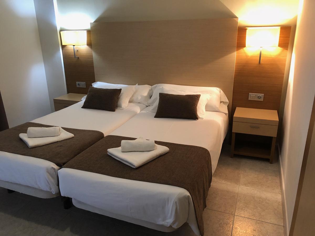 Rosabel Hotel Benidorm Bagian luar foto