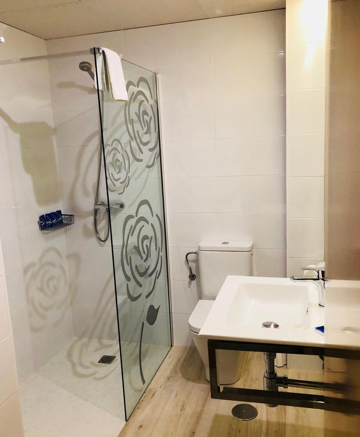 Rosabel Hotel Benidorm Bagian luar foto