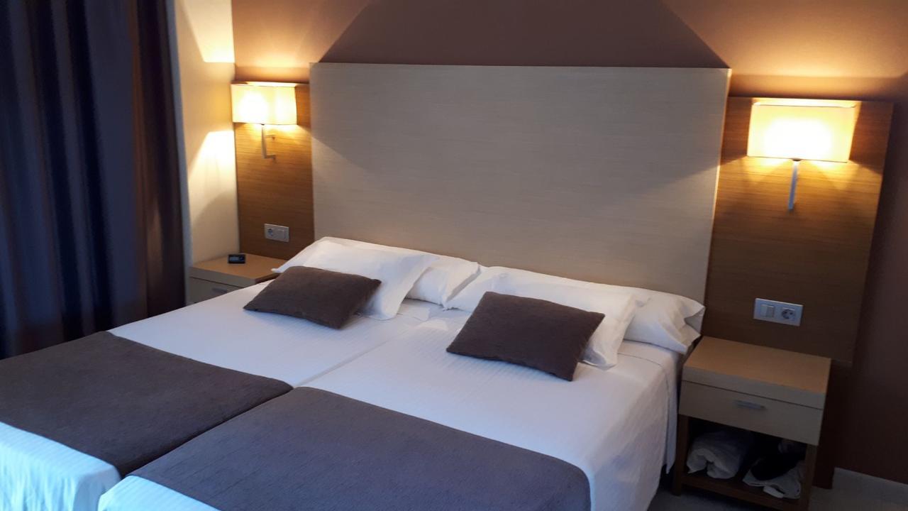 Rosabel Hotel Benidorm Bagian luar foto